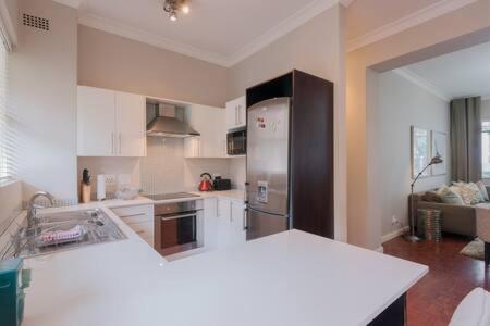 Modern Apartment In Rosebank جوهانسبورغ المظهر الخارجي الصورة